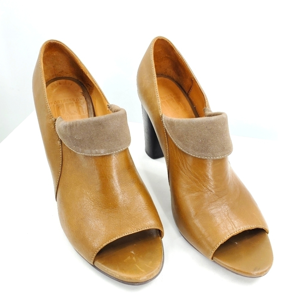 J.Peterman Portuguese Inca leather open toe booties 8